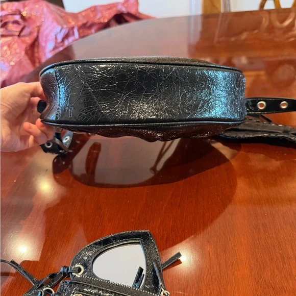 Super gorgeous like new balenciaga label bag moto bag super adorable! - Picture 5 of 7